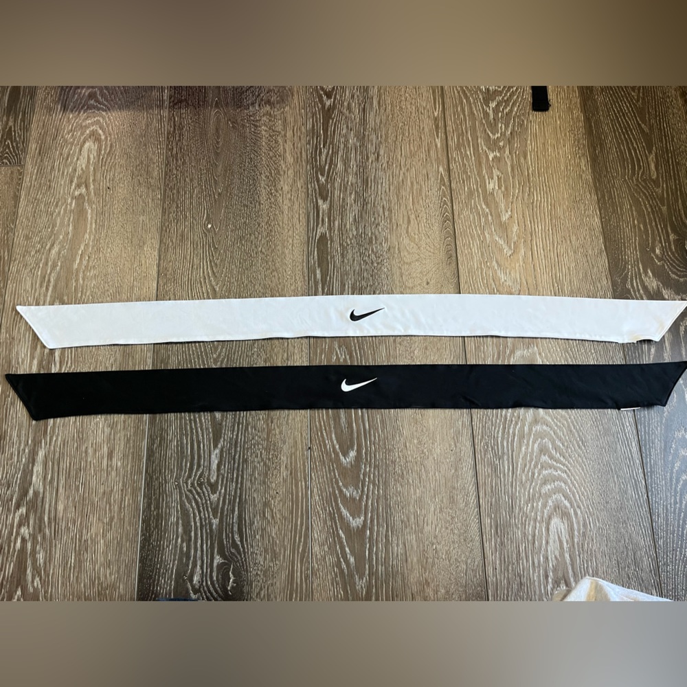 Nike tie headband